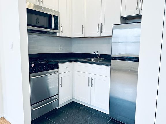 4th image of 29 Avenue B APT 4F
