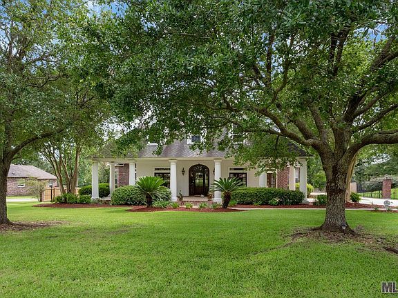 3rd image of 18755 Bienville Ct
