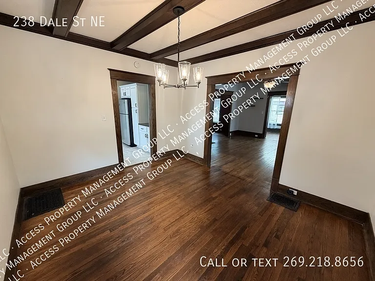 238 Dale St NE — Photo 15