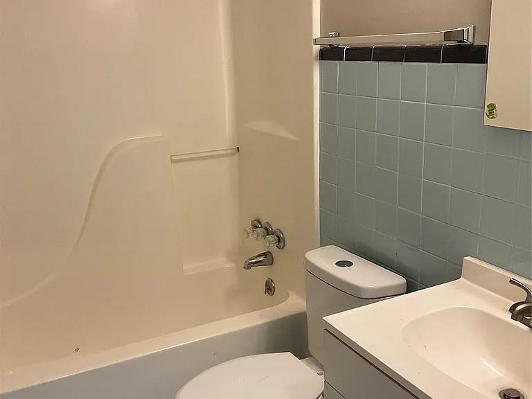 1104 N Gary Pl — Photo 14
