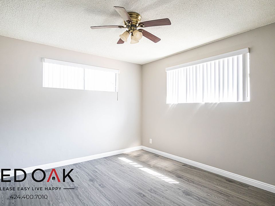 1st image of 12731 Moorpark St #15