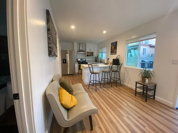 242 W 48th St, Los Angeles, CA 90037