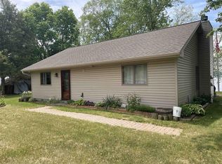 3867 Ames Dr, Potosi, WI 53820