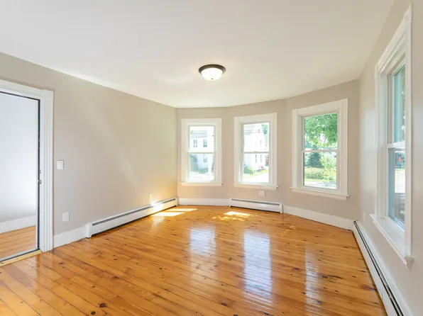 14 Winter St, Saco, ME 04072