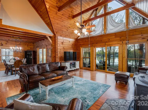 242 Morninglow Dr, Winnsboro, SC 29180