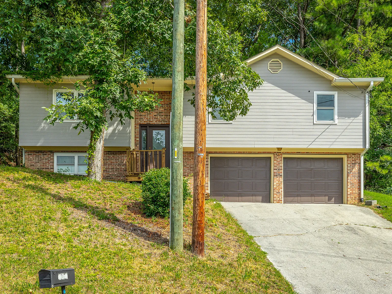3 bed, 1332 sqft, $2,000 — Photo 2