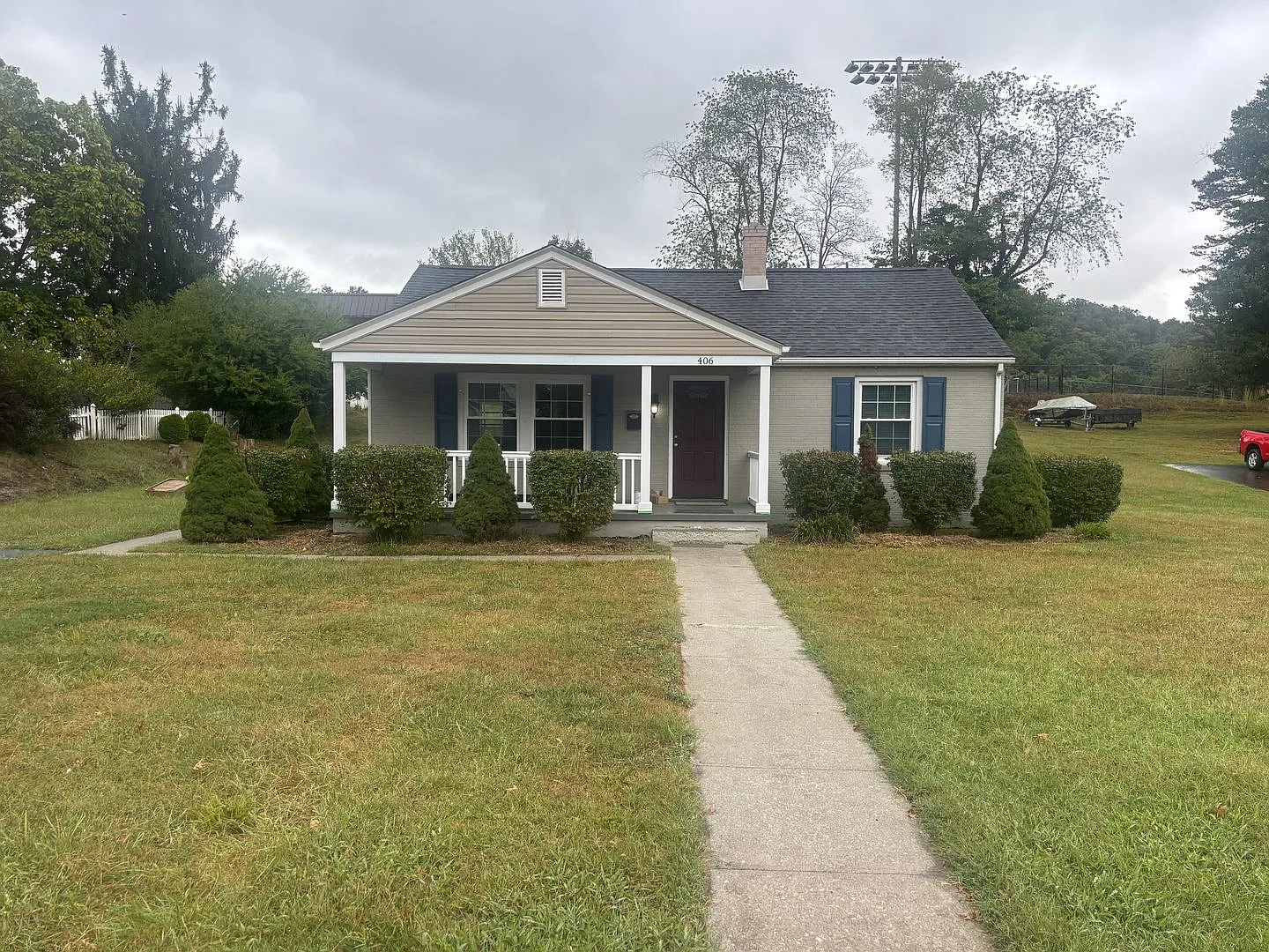 3 Bed 2 Bath Home in Radford Available NOW — Photo 1