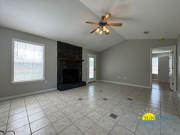4th image of 2738 Country Breeze Blvd