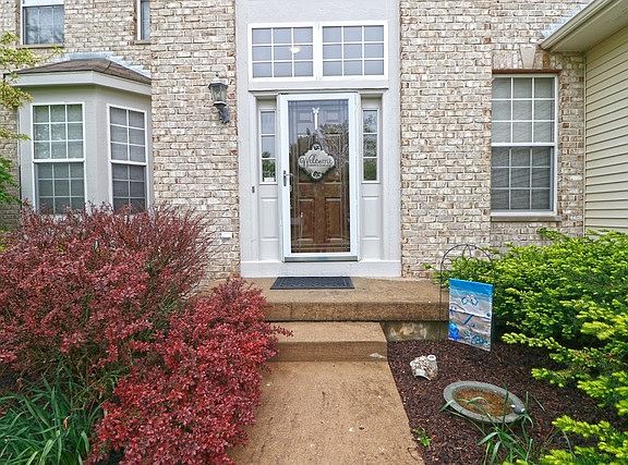 2nd image of 557 Amherst Dr