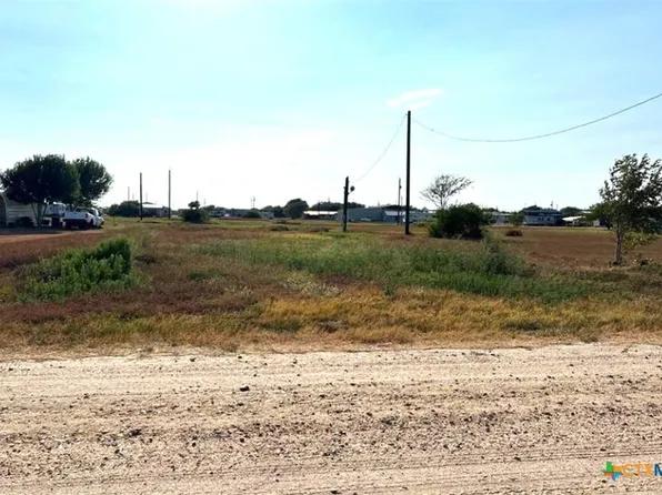 124 Mullet Ln, Palacios, TX 77465