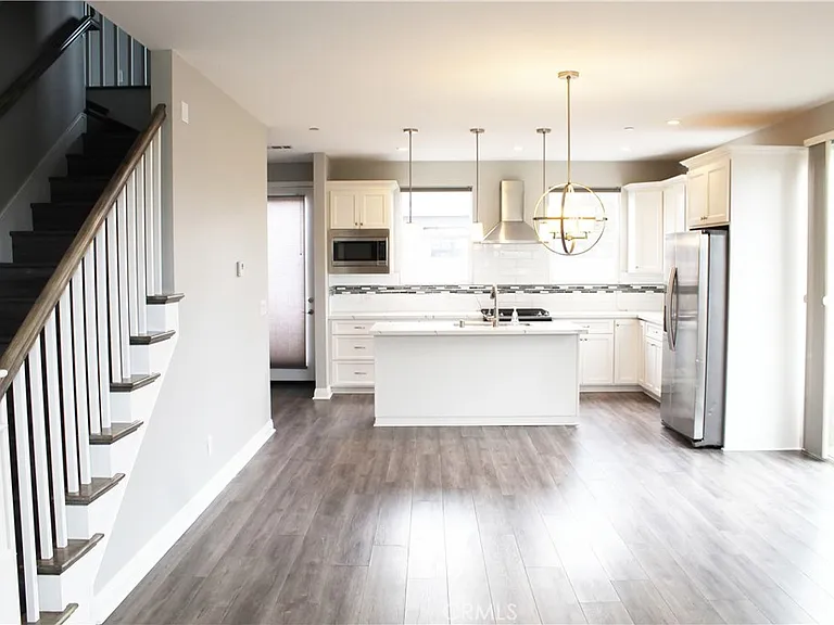 155 Flower St #A — Photo 13