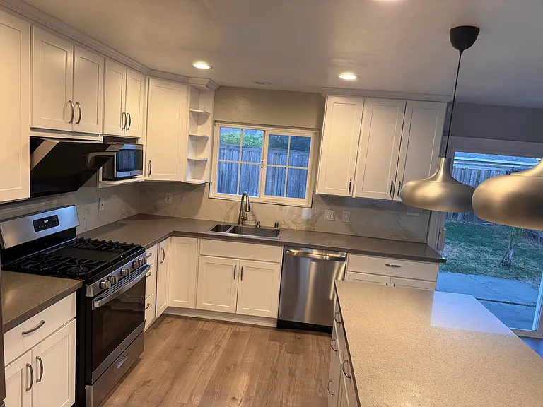 4676 Capitan Dr — Photo 12