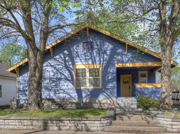 1213 Keller St, Carthage, MO 64836
