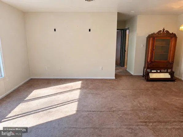 160 N Broad St #3C, Woodbury, NJ 08096