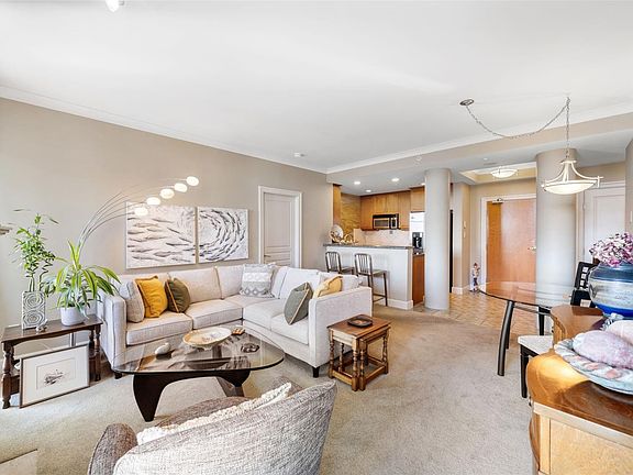 4th image of 21 Dallas Rd #628