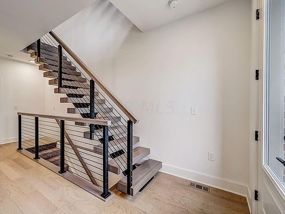 3rd image of 294 Dickenson St