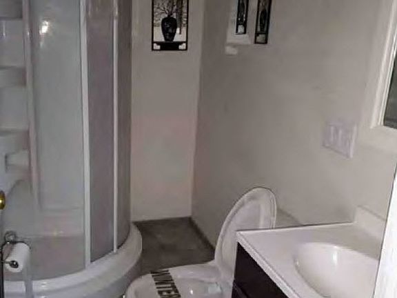 3rd image of 508 Vaughn Ave