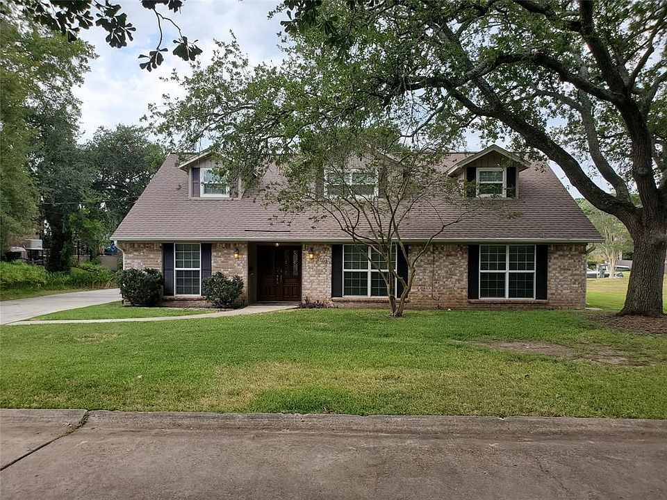 1st image of 107 Woodhaven Ln