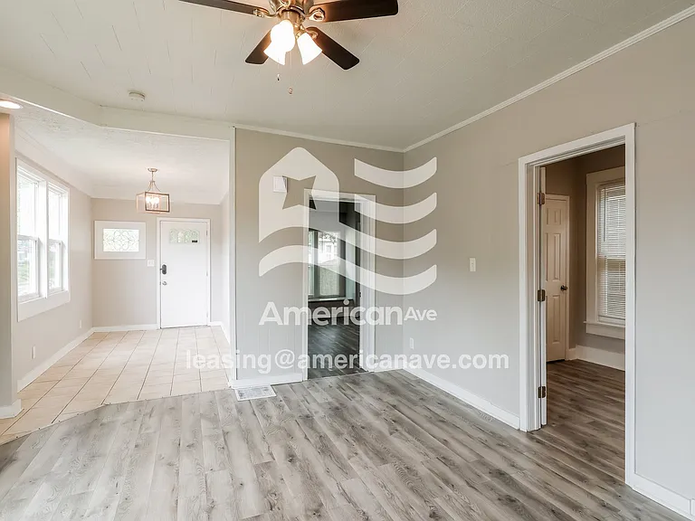 1536011_002_living_room_3.jpg