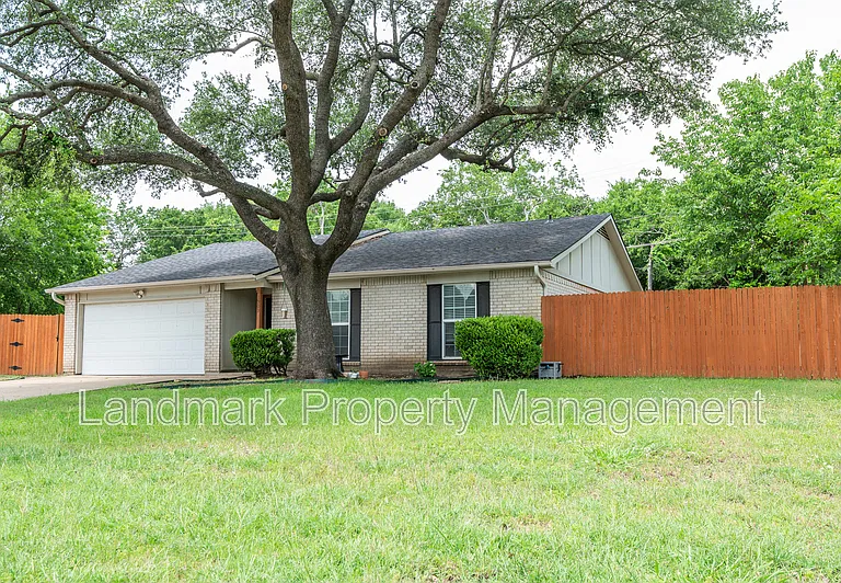 1903 Spies Springs Ct — Photo 2