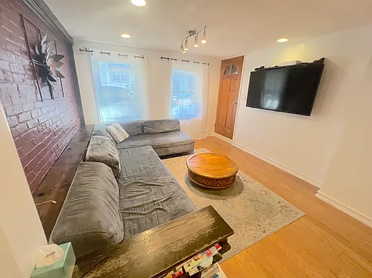 Rented by REALTY QUEST NEW YORK INC | media 5