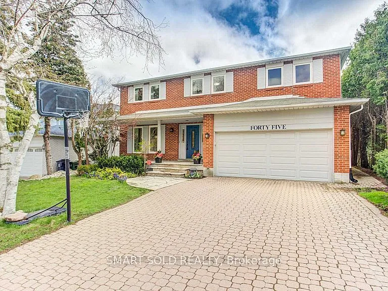 45 Abbeywood Trl #MAIN FLOOR — Photo 2