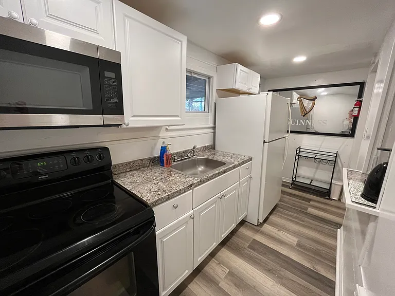 516 N Mohr St — Photo 2