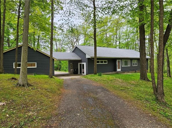 585 Westwood Ave, Wadsworth, OH 44281