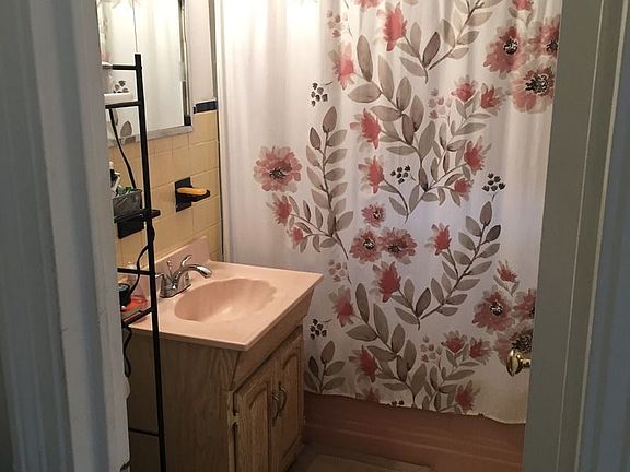 5th image of 4112 47th Ave #3C