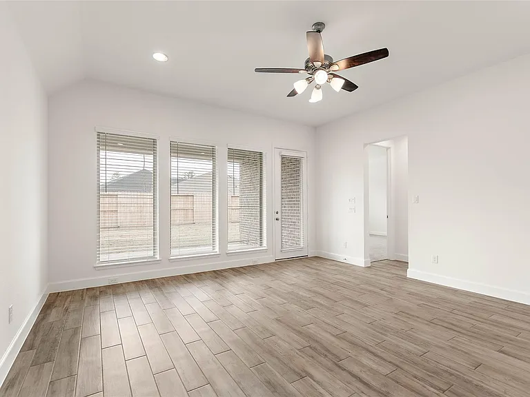 8474 International Falls Dr — Photo 10
