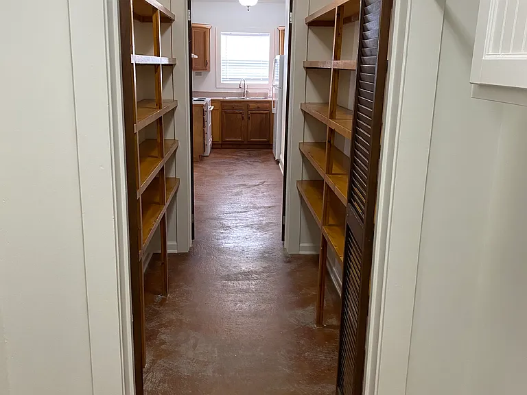 529 Saint Louis St — Photo 14