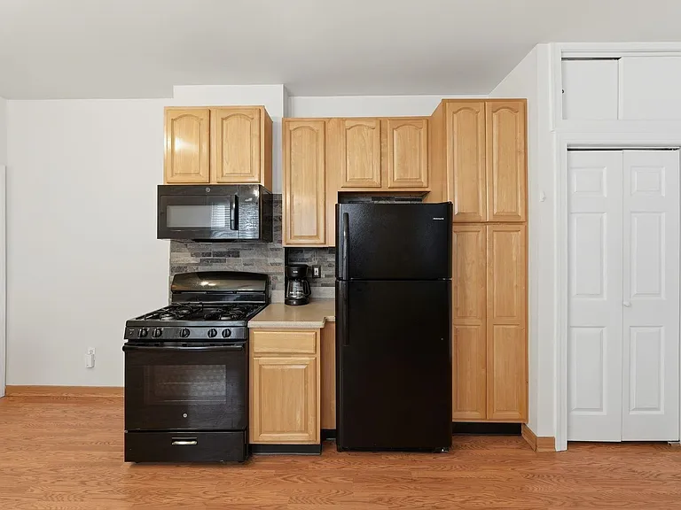394 Woodlawn Ave #2 — Photo 13