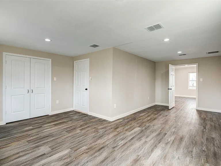 418 S Kansas St — Photo 14
