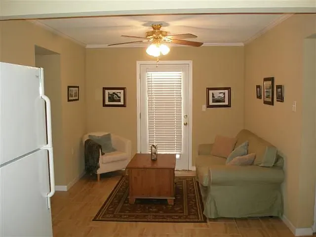 121 Walnut St — Photo 5