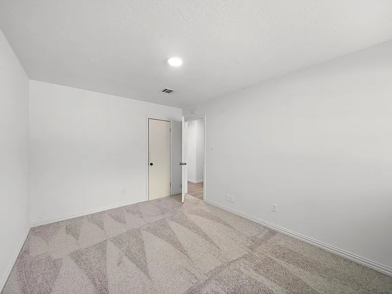 2526 Nightowl Trl — Photo 22