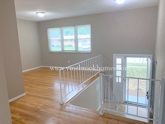 2nd image of 2215 Spoonwood Ln