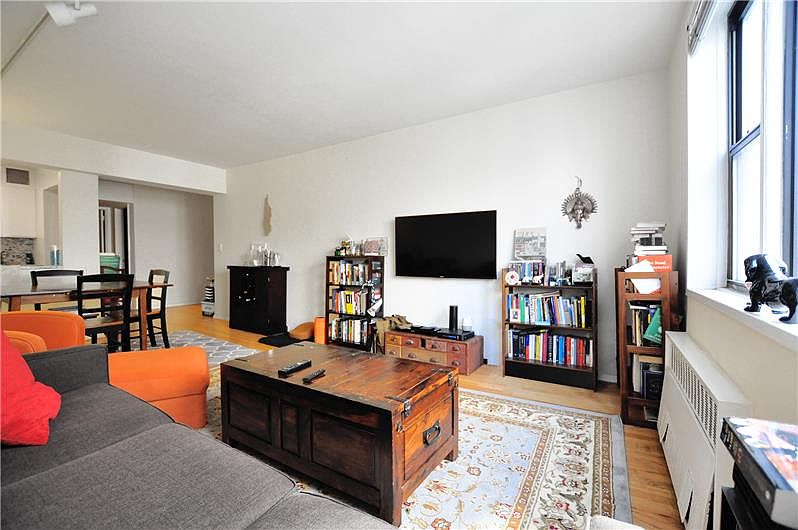 1st image of 200 E 28th St APT 3G