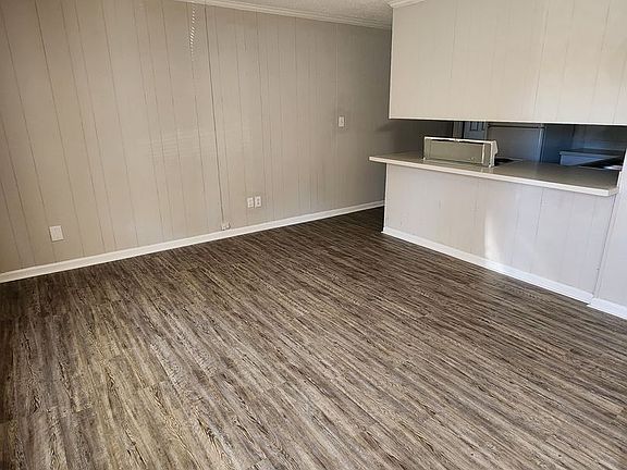 3rd image of 415 E Thomas St #3