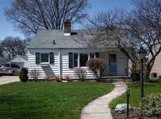 717 Northwood Dr, South Bend, IN 46617