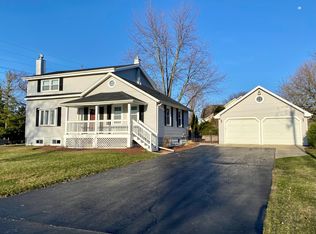 4101 Glendenning Rd, Downers Grove, IL 60515