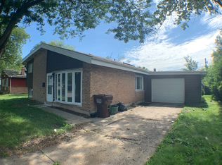 302 Winnebago St, Park Forest, IL