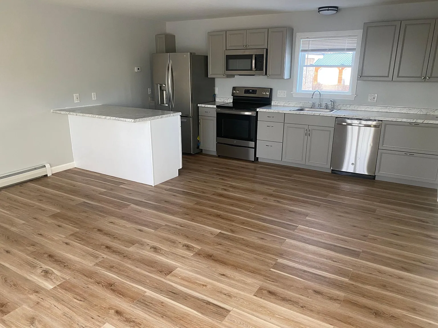 1 bed, 800 sqft, $1,400 — Photo 2