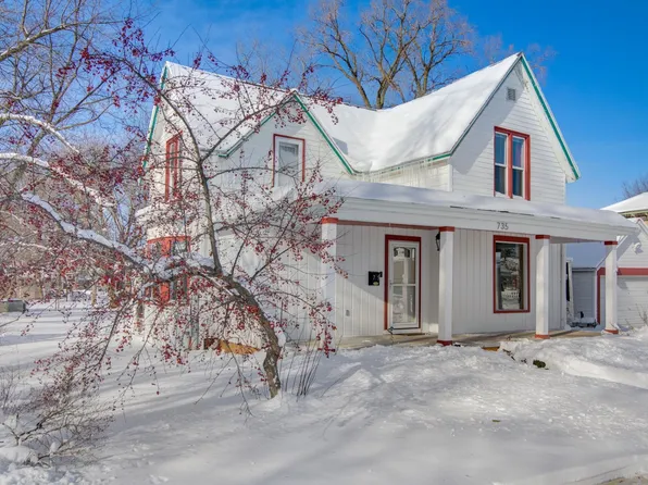 735 7th St, Prairie Du Sac, WI 53578