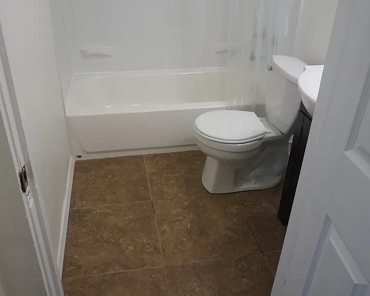 1905 Buena Vista St — Photo 8