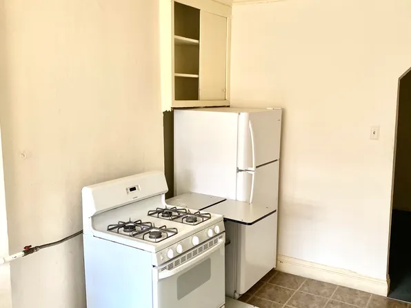 807 Willow Avenue image 1 of 6