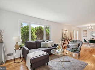 2004 Dundee Rd, Rockville, MD 20850