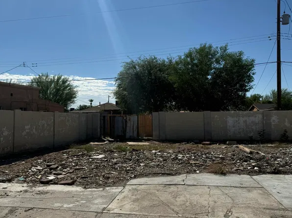3633 W LATHAM Street #17, Phoenix, AZ 85009