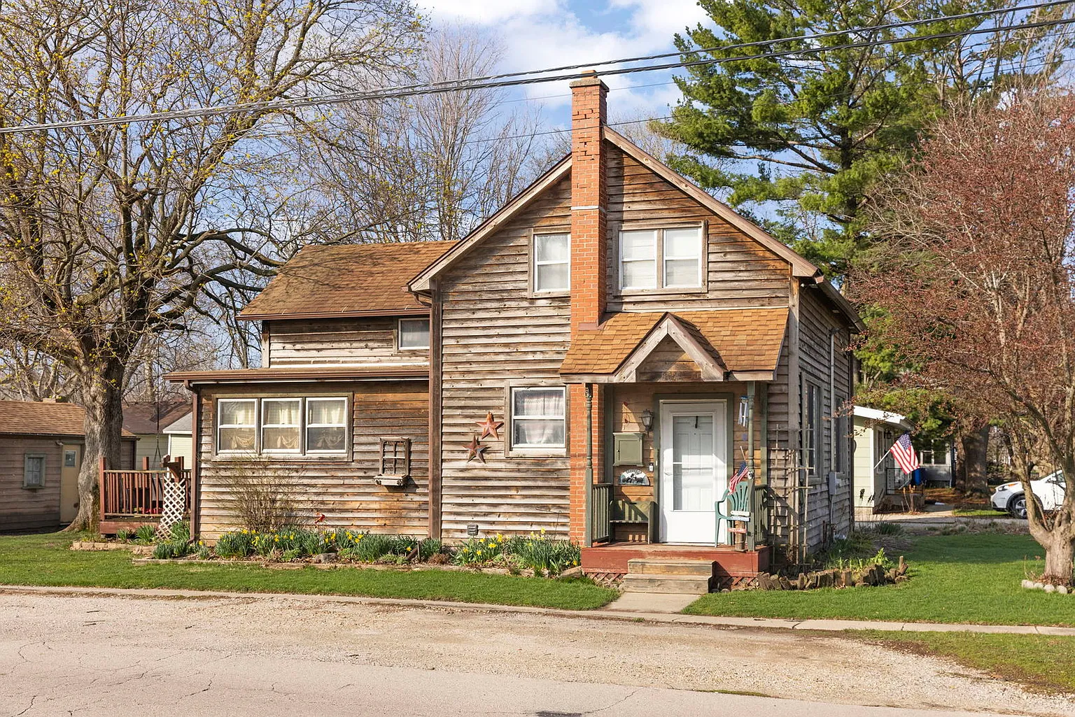 604 S Hugh St photo 1