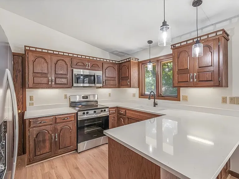 316 Colleen Ave — Photo 8