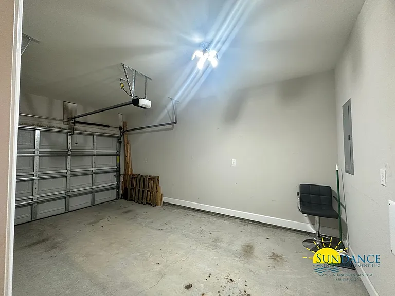 1811 Stable Ln — Photo 19